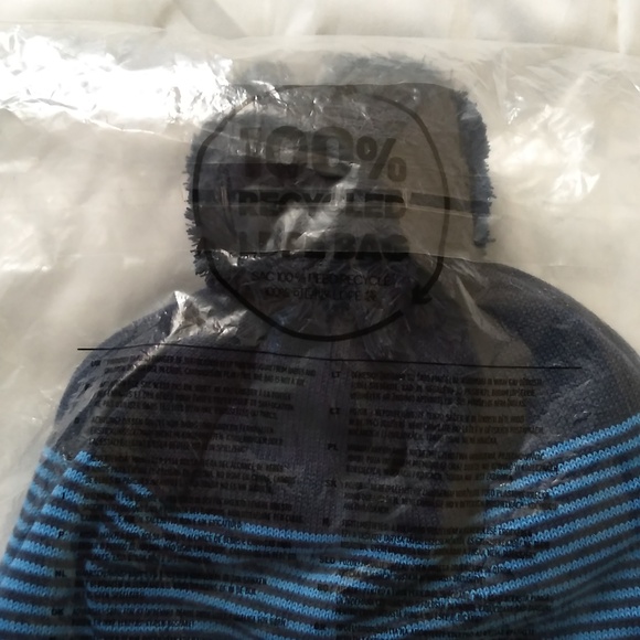 Adidas Pom Beanie - Picture 8 of 9